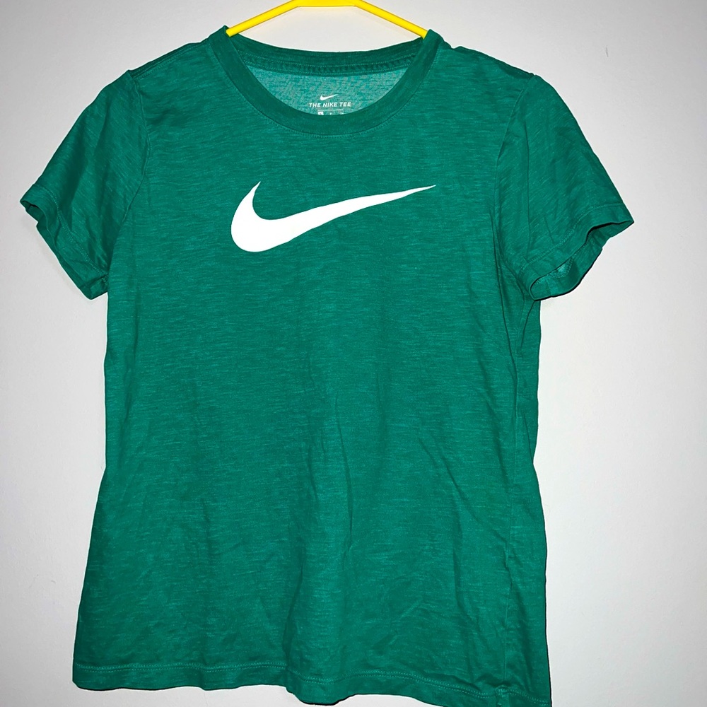 Woman’s Nike tshirt